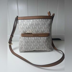 Michael Kors Women’s Signature Morgan Medium Messenger Tan and Cream Bag